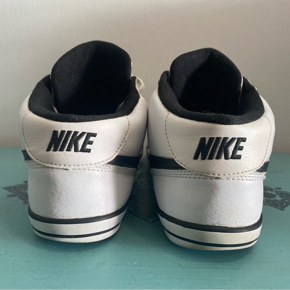Nike Sneakers - Discontinued! - Picture 7 of 14
